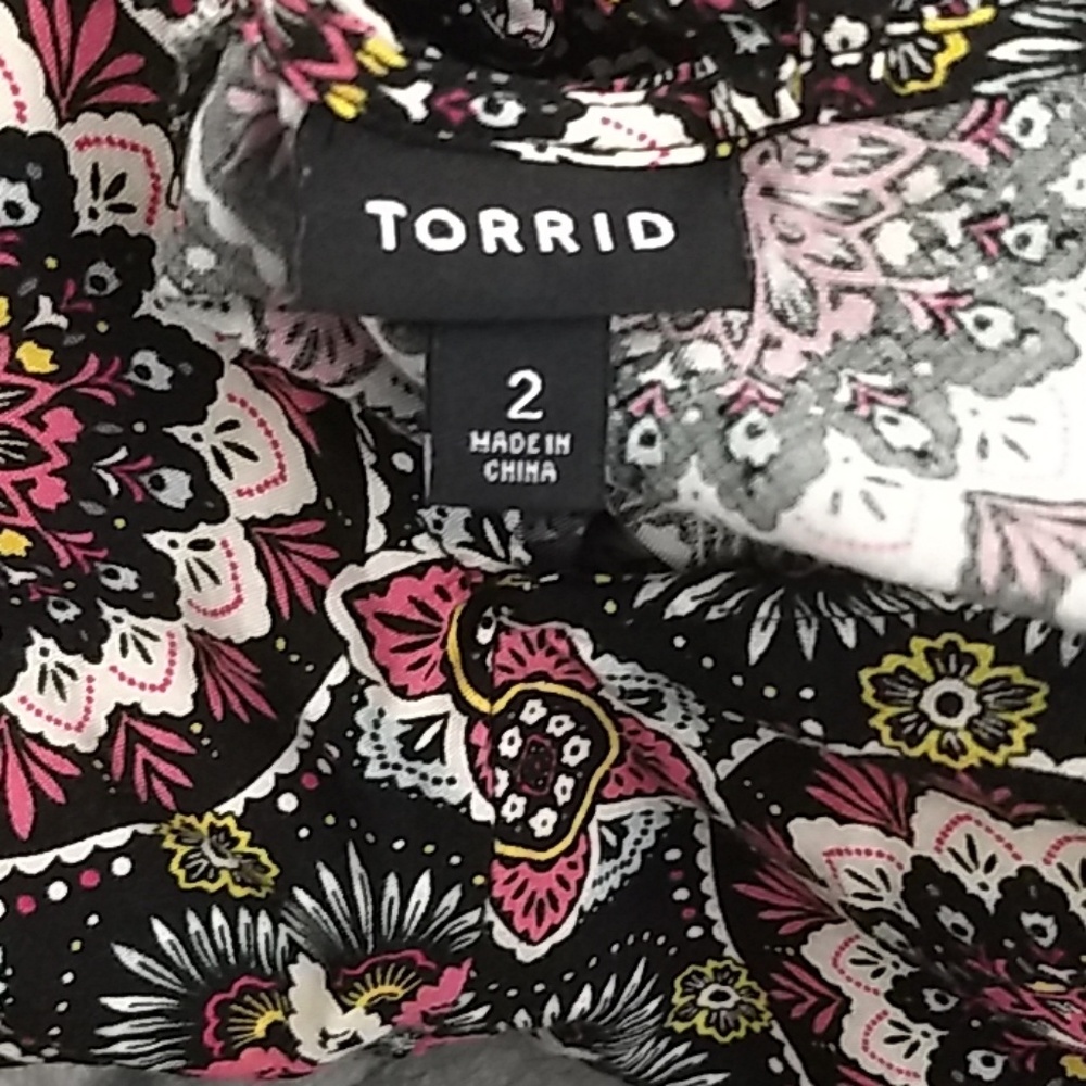 Torrid Medallion Print Lattice Back Dress 2 (2X) - Picture 6 of 8